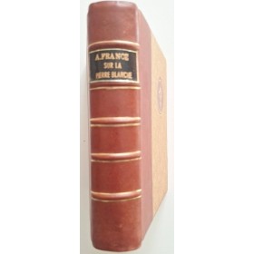 Sur la pierre blanche