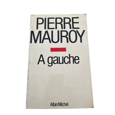 À gauche